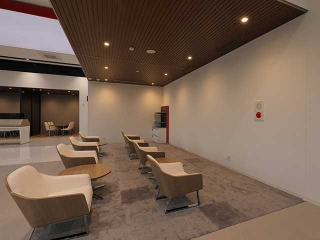 日産プリンス神奈川販売株式会社 厚木荻野店|カスタマーラウンジ