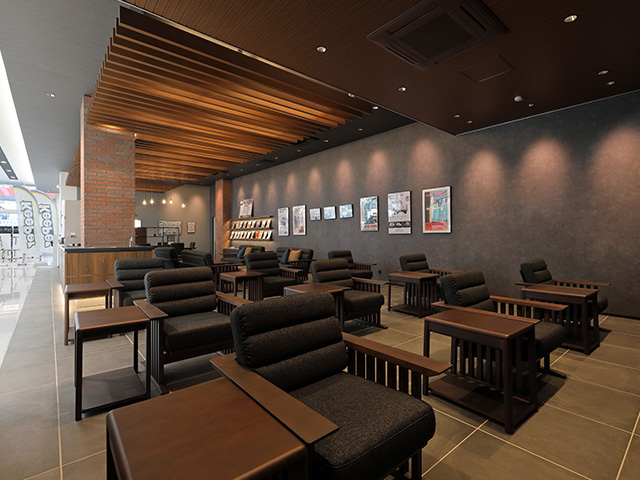 東京スバル株式会社 足立店|待合スペース